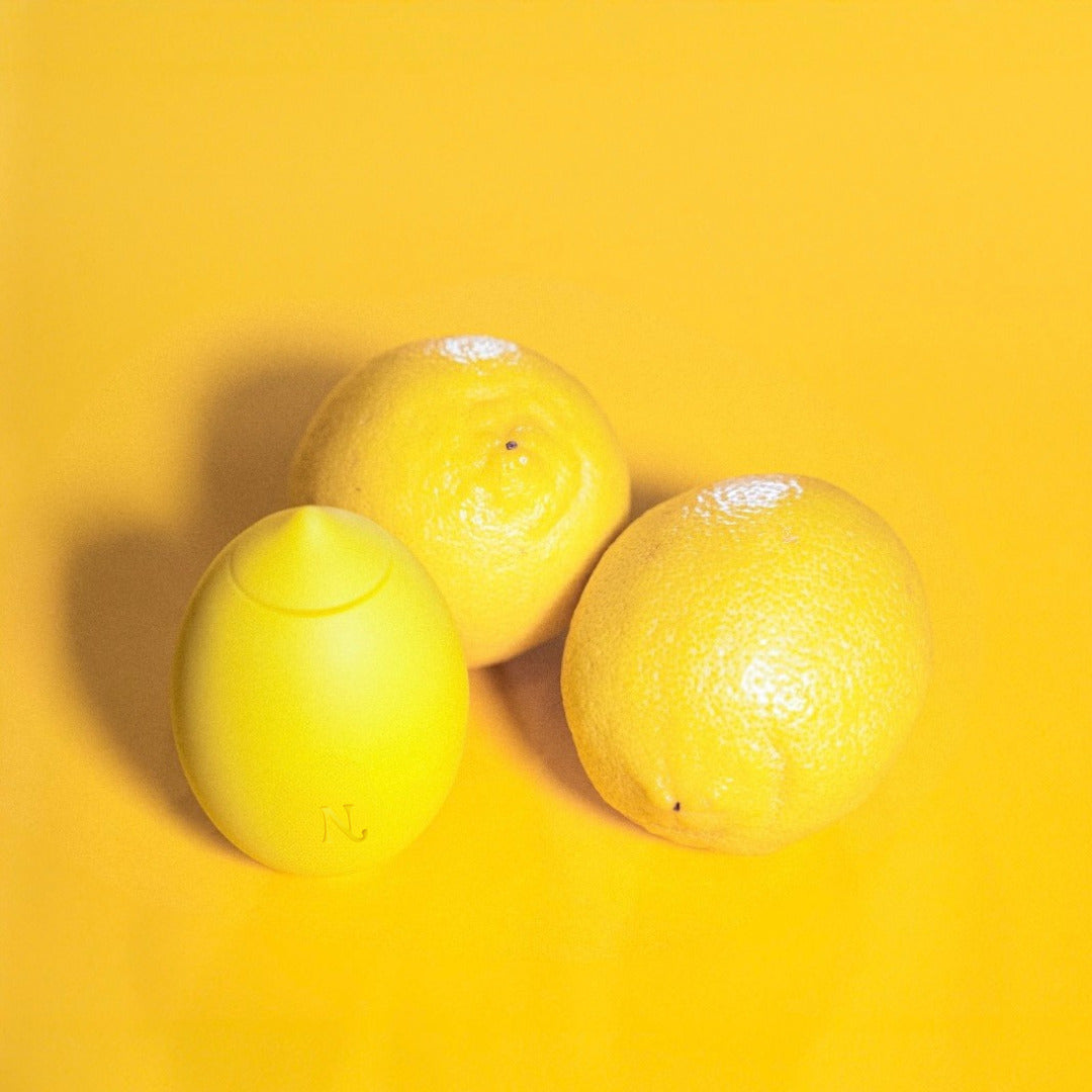 Lemon vibrator lifestyle shot
